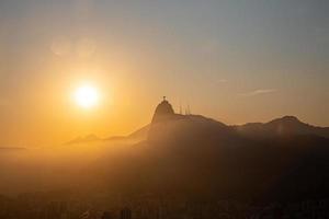 vista do pão de açúcar, corcovado e baía de guanabara, rio de janeiro, brasil foto