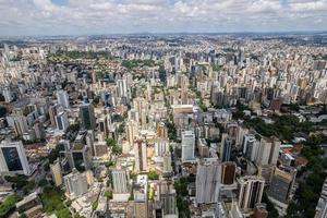 vista aérea da cidade de belo horizonte, em minas gerais, brasil. foto