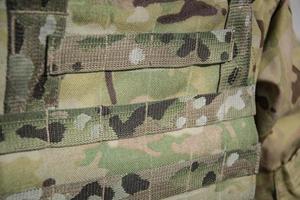 close-up do uniforme do exército no soldado foto