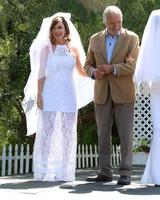 los angeles, 14 de abril - bobbie eaks, john mccook, jennifer gareis at the home and family celebra 30 anos de bold and beautifuls nos estúdios universais em 14 de abril de 2017 em los angeles, ca foto