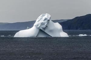 iceberg em goose cove, terra nova