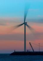 turbina eólica no sul de gran canaria, ilhas canárias foto