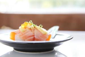sushi de salmão grelhado