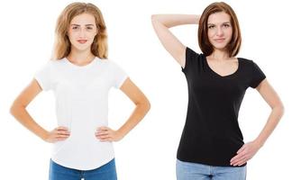 mulher de camiseta preta e branca simulada, garota de camiseta isolada no fundo branco, camiseta elegante - design de camiseta e conceito de pessoas. foto