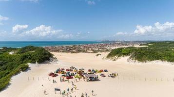 bela imagem aérea de dunas na cidade natal, rio grande do norte, brasil. foto