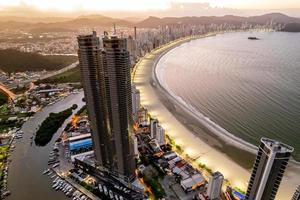 brasil, maio de 2019 - antena do balneário camboriu foto