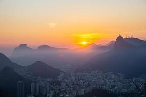 vista do pão de açúcar, corcovado e baía de guanabara, rio de janeiro, brasil foto