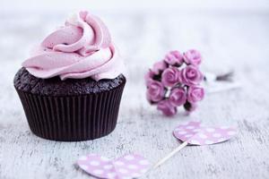 cupcake de chocolate rosa foto