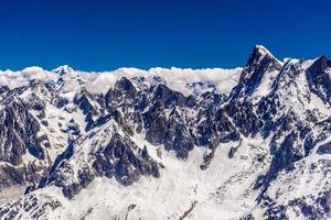 montanhas nevadas chamonix, mont blanc, haute-savoie, alpes, frança foto