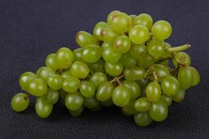 ramo de uva verde doce