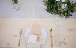 configuração de casamento, decorações florais, decoração simples feita à mão foto