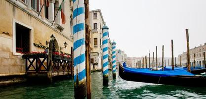 gôndolas no grande canal de Veneza