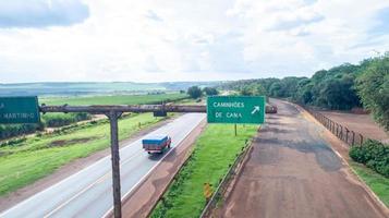 placa escrita em portugues foto