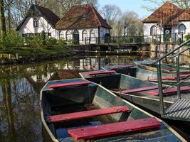 moinho de água perto de winterwijk na holanda foto