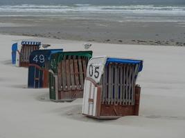 na praia da ilha juist foto