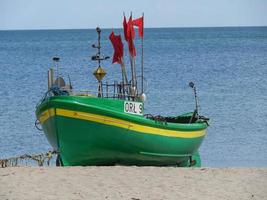 praia no mar báltico na polônia foto