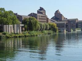 a cidade de maastricht no rio maas foto