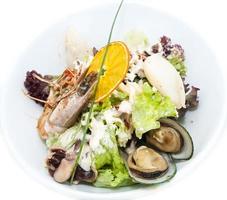salada com frutos do mar foto