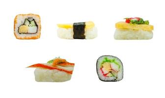 conjunto de sushi isolado no fundo branco foto