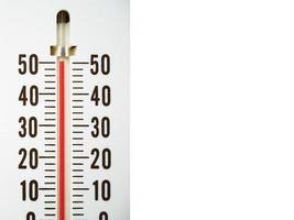termômetro closeup mostrando a temperatura em graus celsius foto