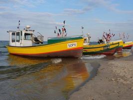 a praia de sopot na polônia foto