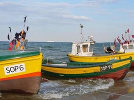 a praia de sopot na polônia foto