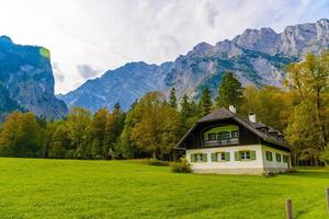 chalé em koenigssee, konigsee, parque nacional berchtesgaden, baviera, alemanha foto