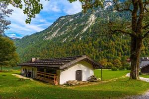 chalé em koenigssee, konigsee, parque nacional berchtesgaden, baviera, alemanha foto