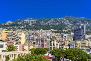 centro da cidade com casas e hotéis em la condamine, monte-carlo, mônaco, cote d'azur, riviera francesa foto