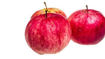 maçã vermelha isolada no fundo branco foto