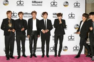 las vegas, 21 de maio - bts na sala de imprensa do billboard awards 2017 no t, mobile arena em 21 de maio de 2017 em las vegas, nv foto