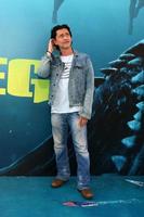 los angeles, 6 de agosto - clifton collins jr no the meg premiere no tcl chinese theatre imax em 6 de agosto de 2018 em los angeles, ca foto