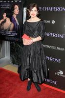 los angeles, 3 de abril - elizabeth mcgovern na estréia de the chaperone los angeles no teatro linwood dunn em 3 de abril de 2019 em los angeles, ca foto