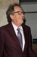 los angeles, 15 de setembro - geoffrey rush na 69ª recepção dos artistas do emmy do horário nobre no centro de artes cênicas wallis annenberg em 15 de setembro de 2017 em beverly hills, ca foto