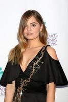 palm springs, 3 de janeiro - debby ryan na exibição de versões de capa do psiff no camelot theater em 3 de janeiro de 2018 em palm springs, ca foto