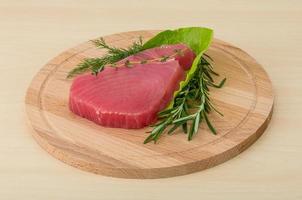 bife de atum cru foto