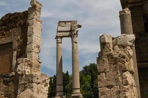 ruínas do teatro di marcello, roma - itália foto