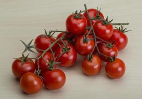 ramo de tomate cereja foto