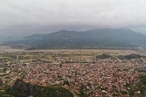 vila de kastraki perto de meteora na grécia foto