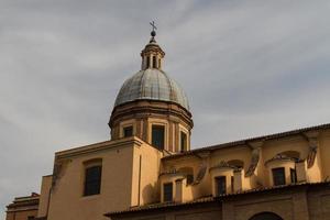 grande igreja no centro de roma, itália. foto