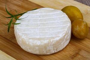 queijo brie integral foto