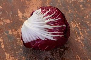 salada fresca de radicchio foto