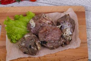 carne de porco marinada pronta para cozinhar foto