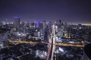 cidade de Banguecoque à noite foto