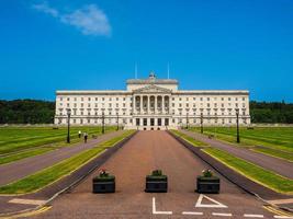 edifícios do parlamento hdr stormont em belfast foto