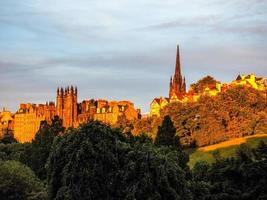 hdr castelo de edimburgo ao pôr do sol foto