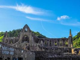 hdr tintern abadia abaty tyndyrn em tintern foto