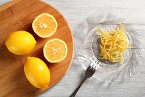raspas de limão cristalizadas