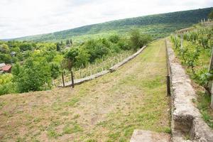 a vila de stroiesti é uma cidade rural muito pitoresca na república da moldávia, localizada nas margens do rio dniester foto