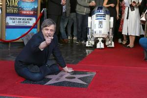 8 de março de los angeles - mark hamill na cerimônia da estrela mark hamill na calçada da fama de hollywood em 8 de março de 2018 em los angeles, ca foto